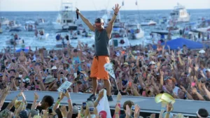 Kenny Chesney & Flora-Bama:- 